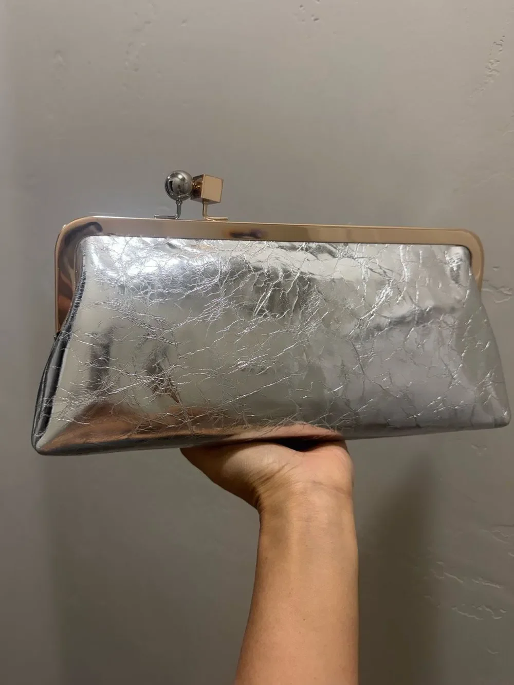 Silver Wrinkled Leather Handmade Unique Kisslock Frame Bag, Large Size Clutch